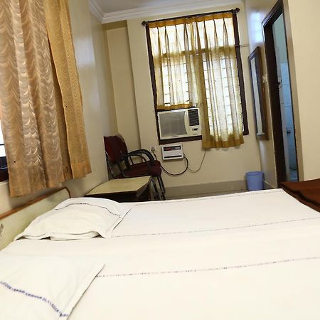 Sri Sai Krishna Deluxe Lodge Хайдарабад Экстерьер фото