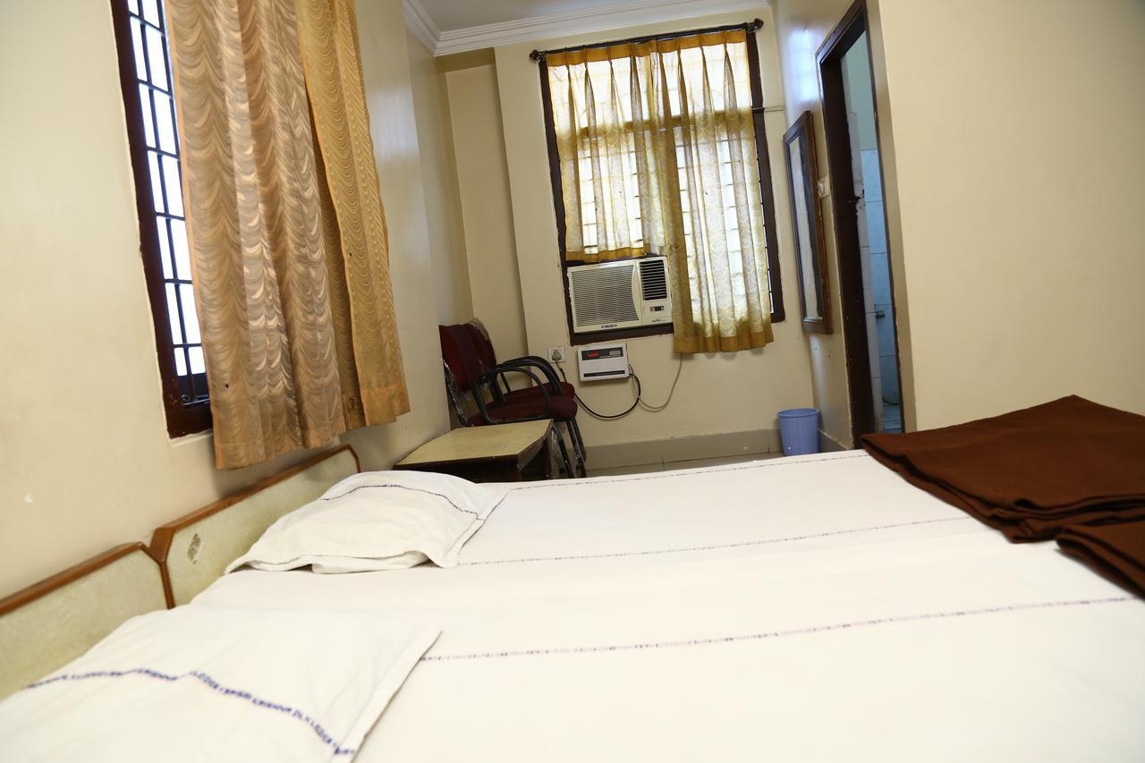 Sri Sai Krishna Deluxe Lodge Хайдарабад Экстерьер фото